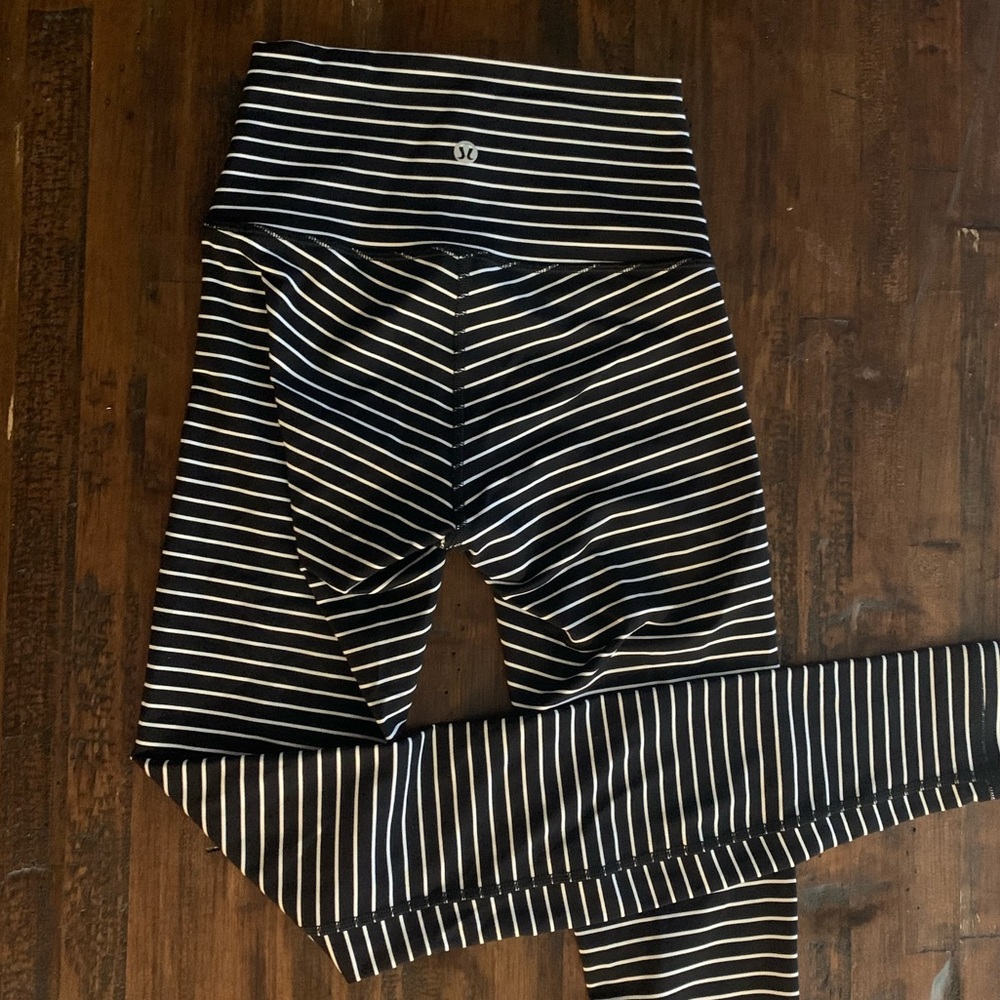 Lululemon Luxtreme Wunder Under 28”